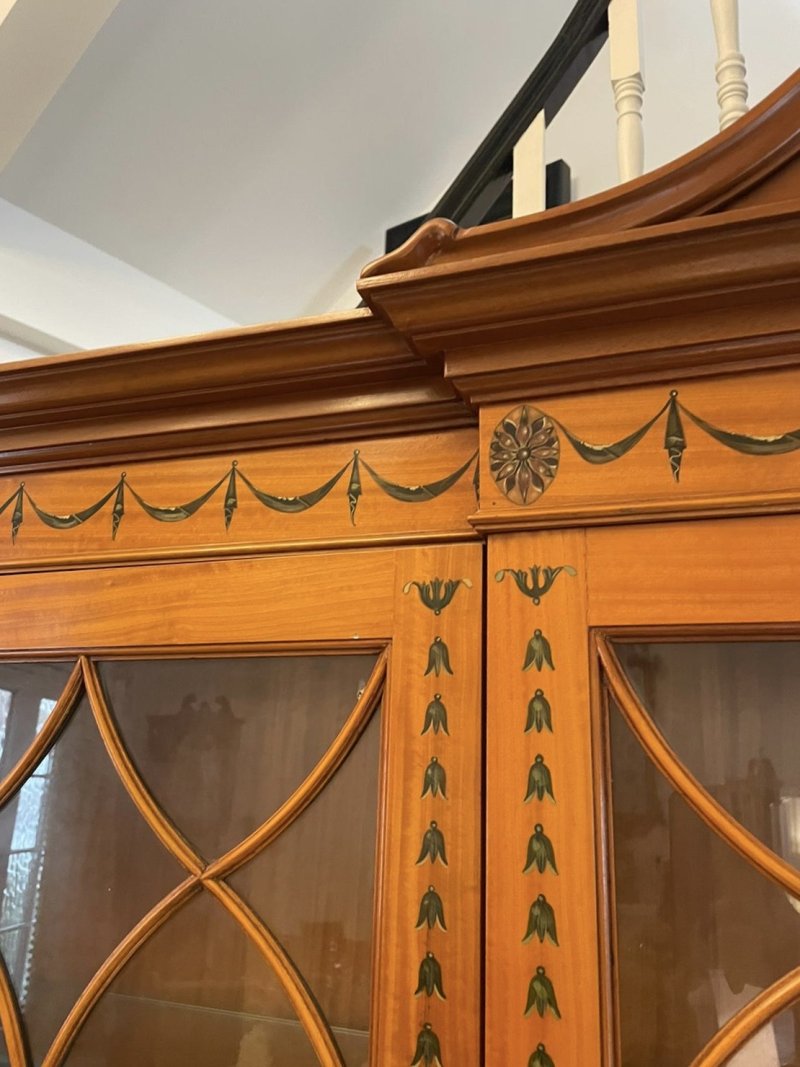 Large Quality Satinwood Astral Glazed Breakfront Display Cabinet with Original Painted Decoration - Image 12